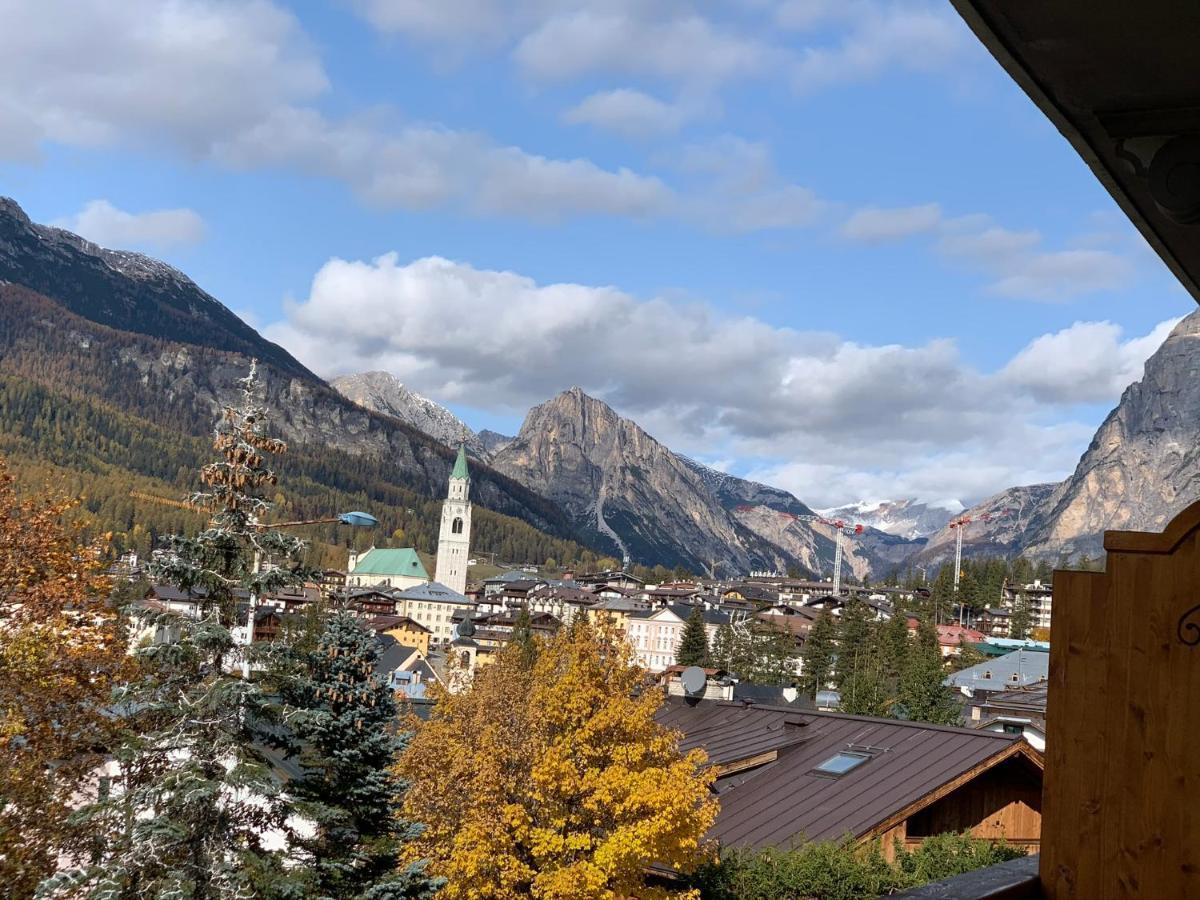 Hotel Serena Cortina Cortina dʼAmpezzo Exteriör bild
