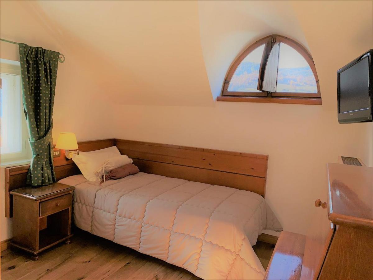 Hotel Serena Cortina Cortina dʼAmpezzo Exteriör bild