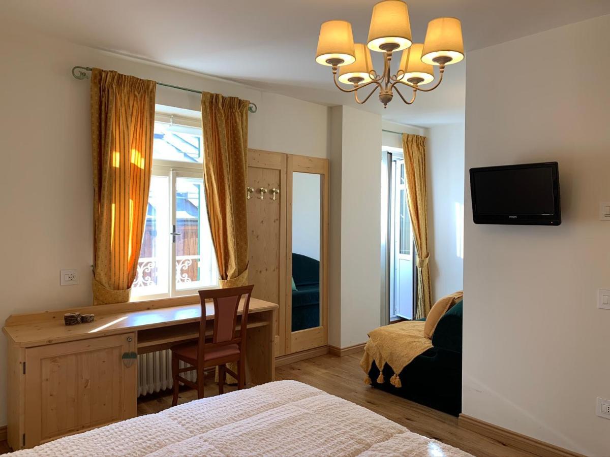 Hotel Serena Cortina Cortina dʼAmpezzo Exteriör bild