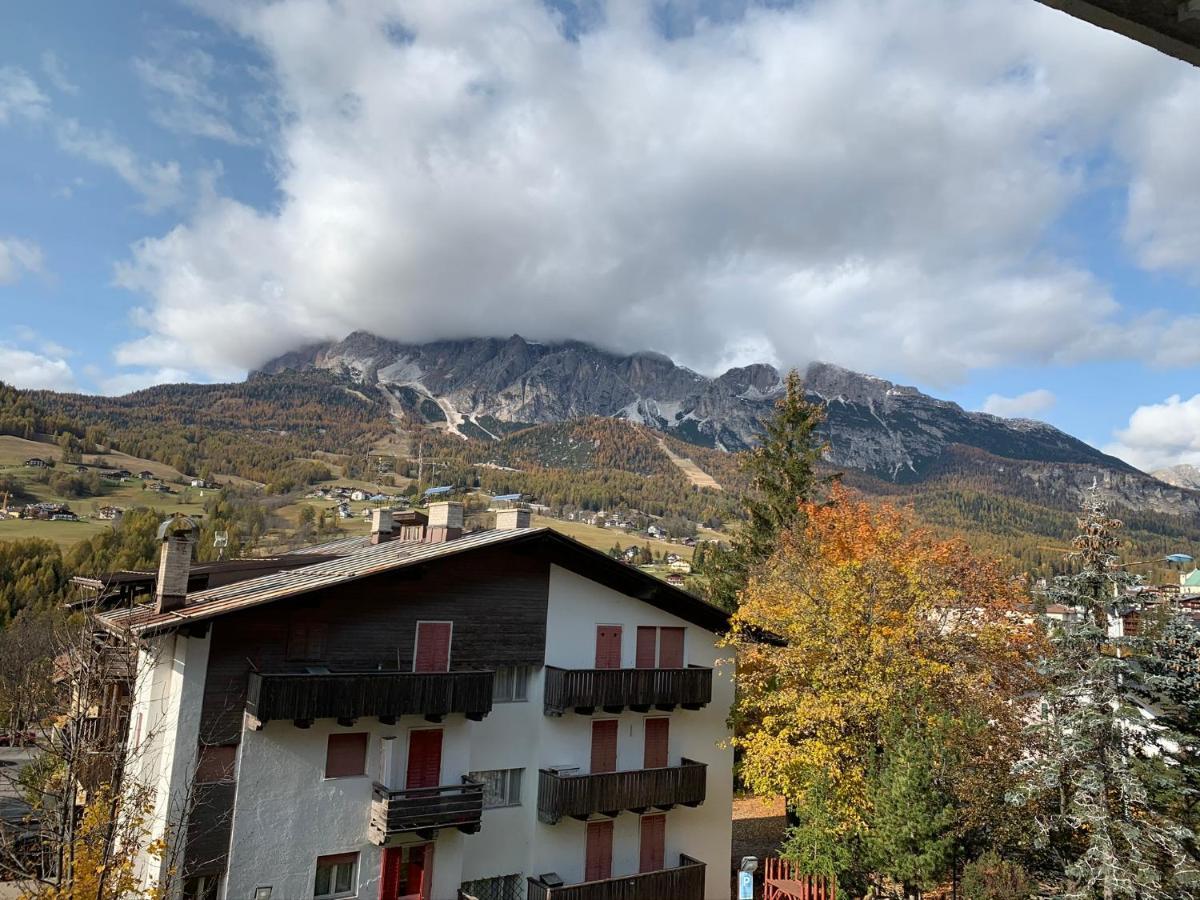 Hotel Serena Cortina Cortina dʼAmpezzo Exteriör bild