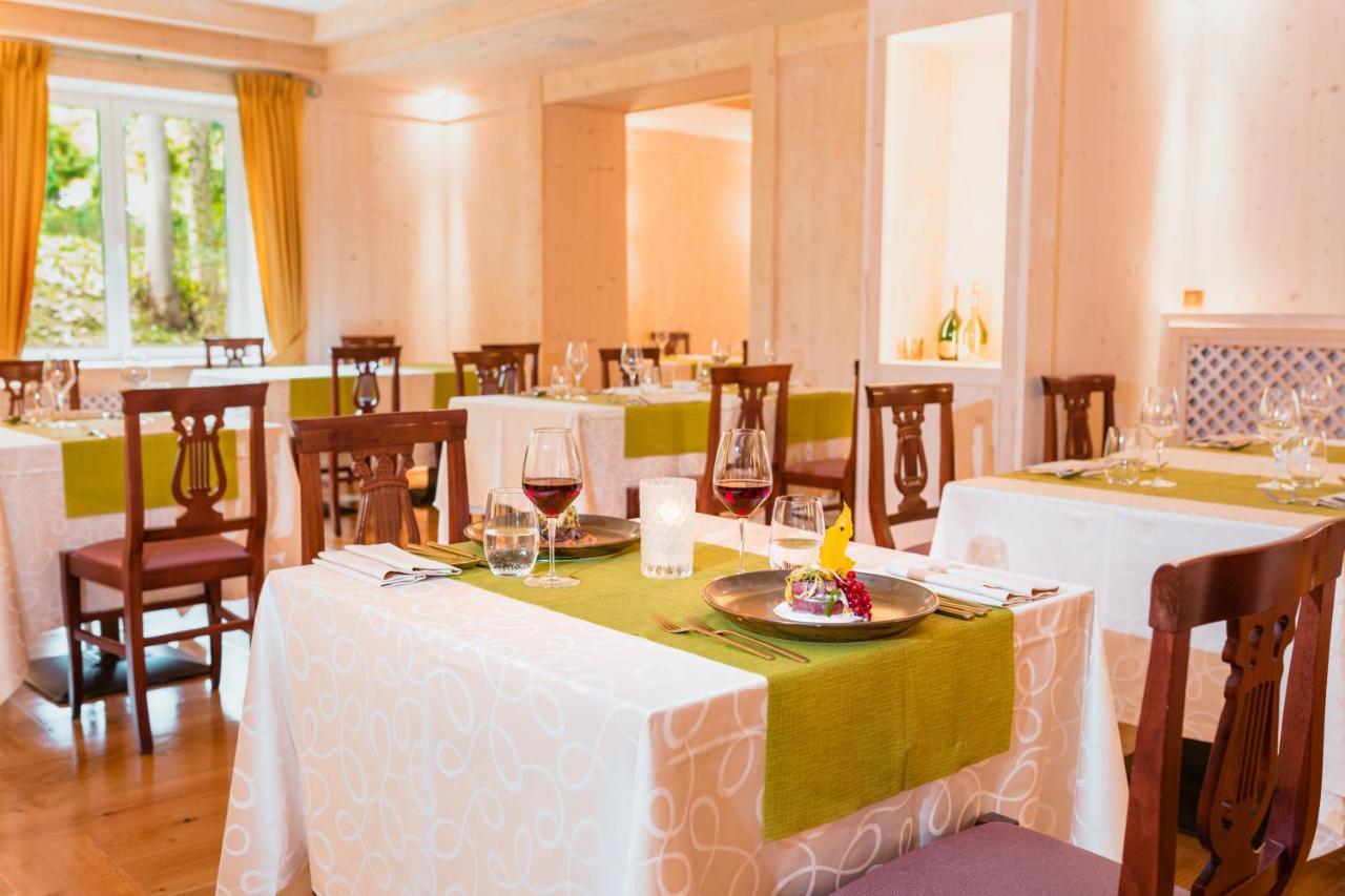Hotel Serena Cortina Cortina dʼAmpezzo Exteriör bild