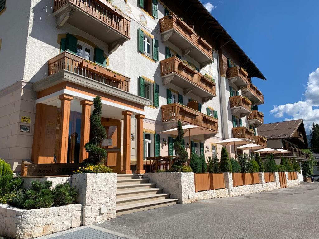 Hotel Serena Cortina Cortina dʼAmpezzo Exteriör bild