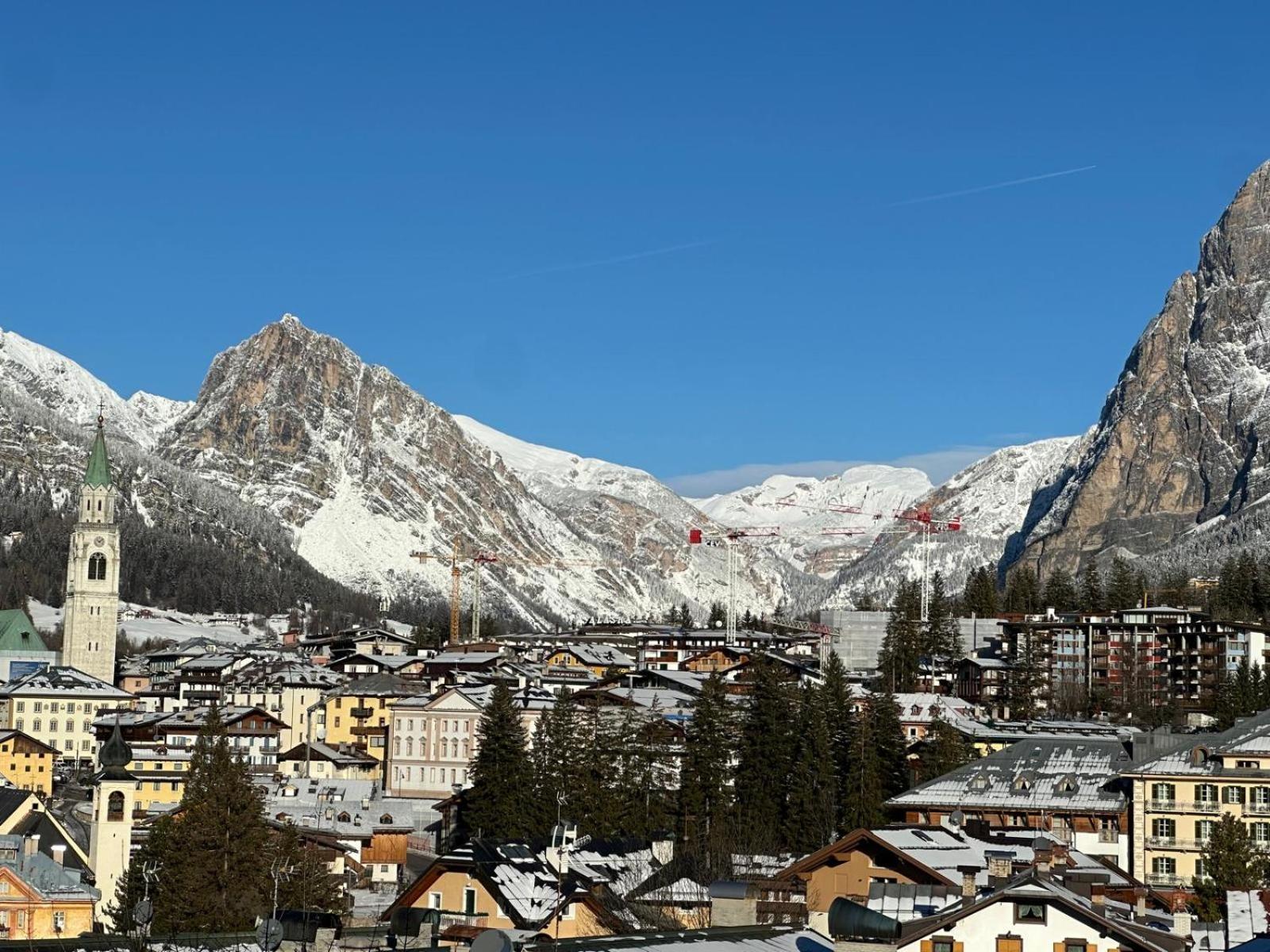 Hotel Serena Cortina Cortina dʼAmpezzo Exteriör bild